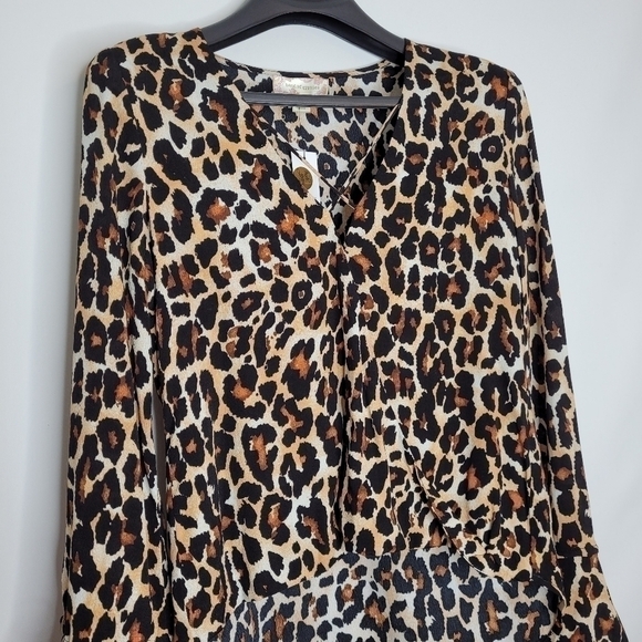 Band Of Gypsies Yuma Desert Leopard Surplice Top - Picture 8 of 14